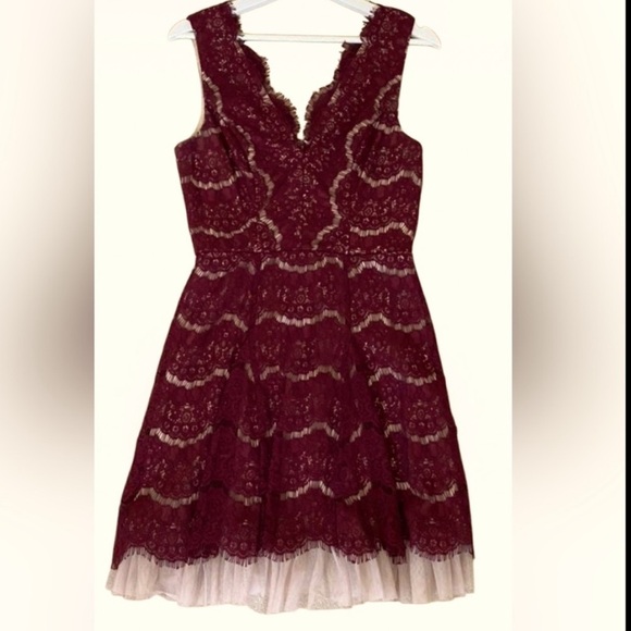 TRIXXI burgundy Lace sleeveless fit and flare dress Sz M - Picture 12 of 12